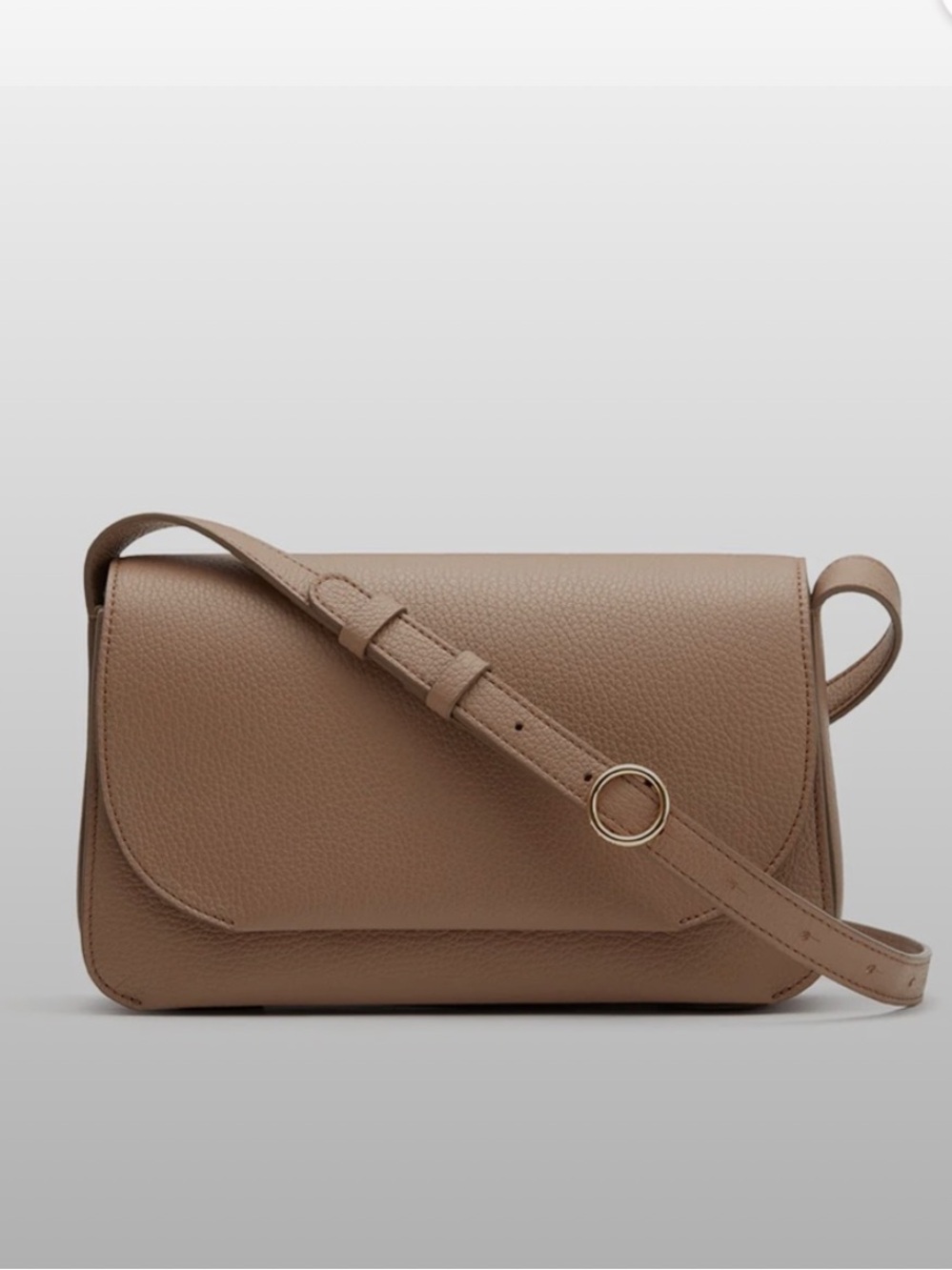 Cuyana Concertina Leather Shoulder Bag • Cappuccino / Tan • MSRP $398